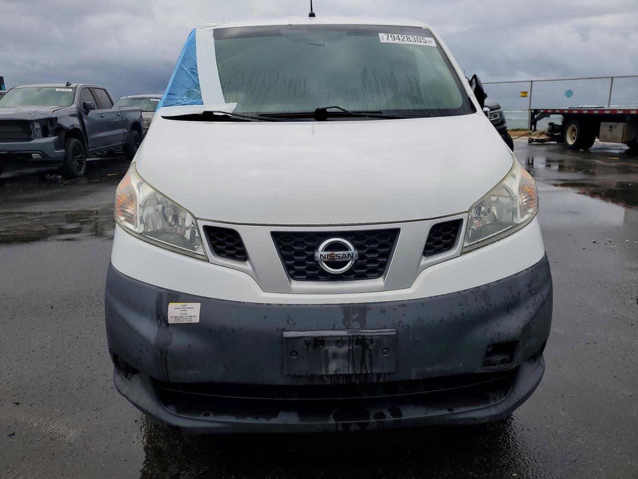 Nissan Nv