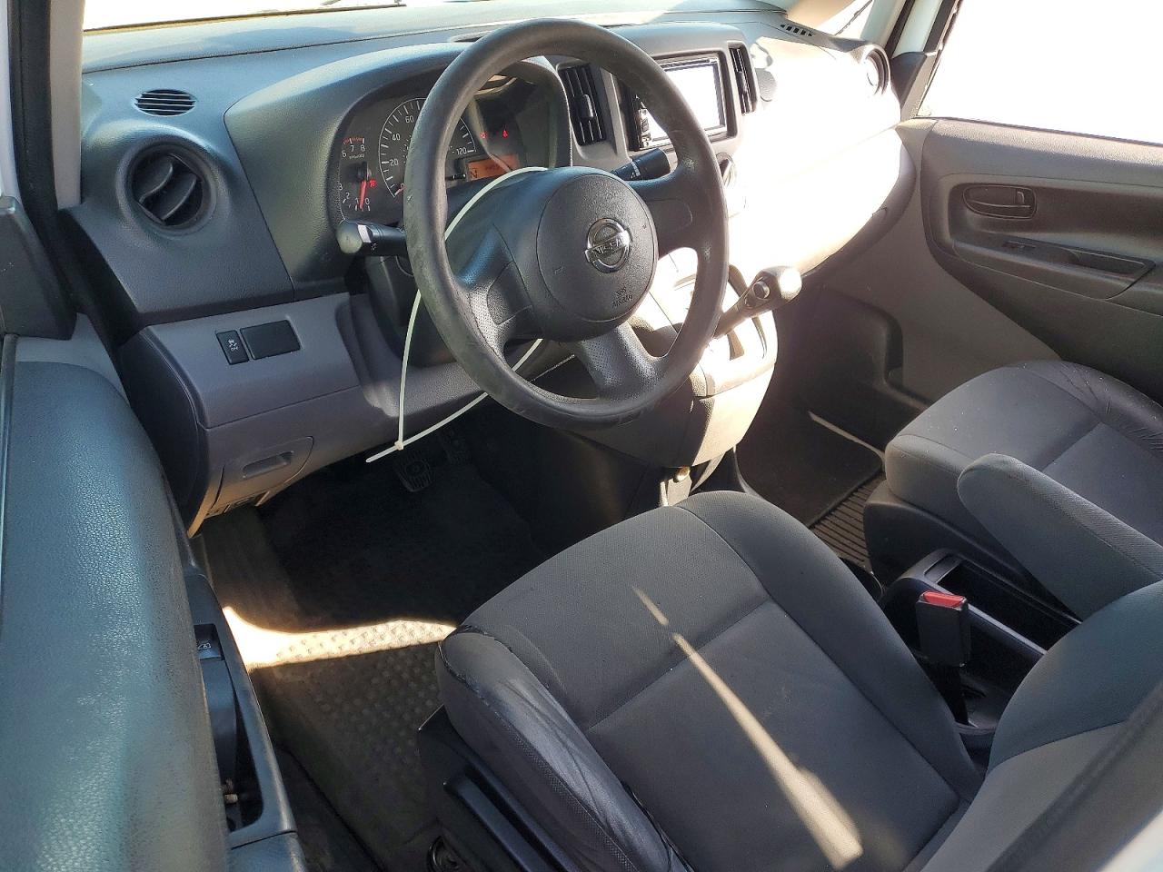 Nissan Nv