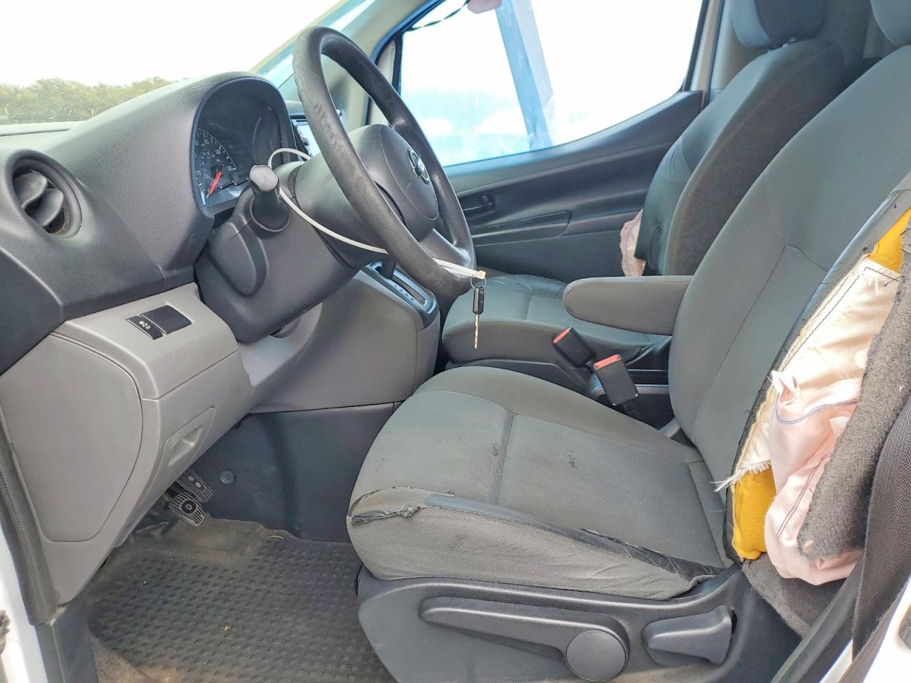 Nissan Nv