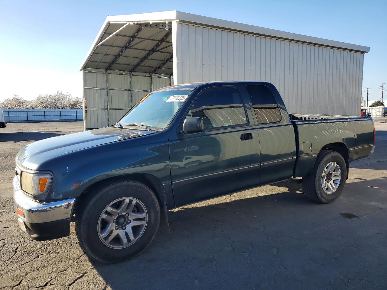 Salvage Toyota T100 Image
