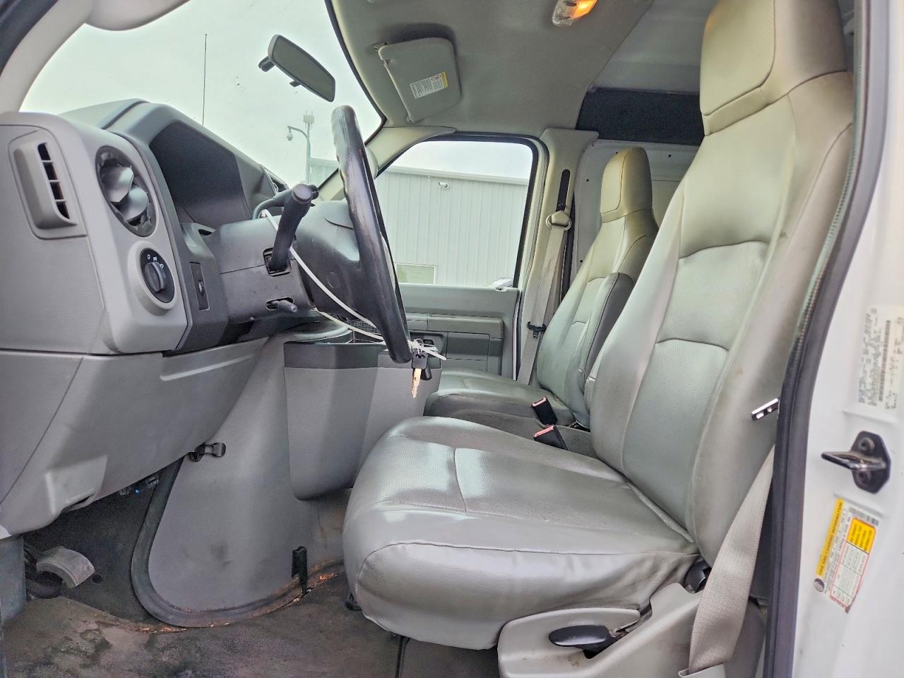 Ford Econoline E150 Van