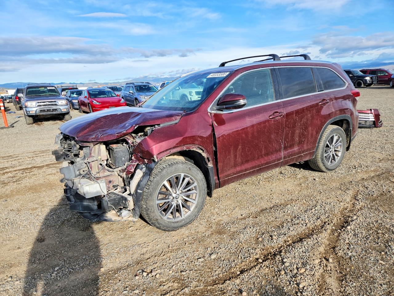 Salvage Toyota Highlander Image