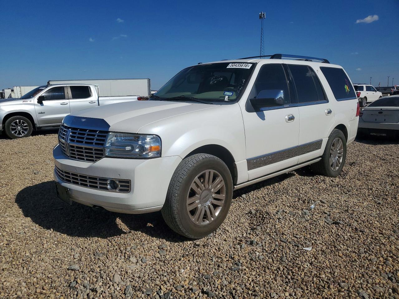 Salvage Lincoln Navigator Image