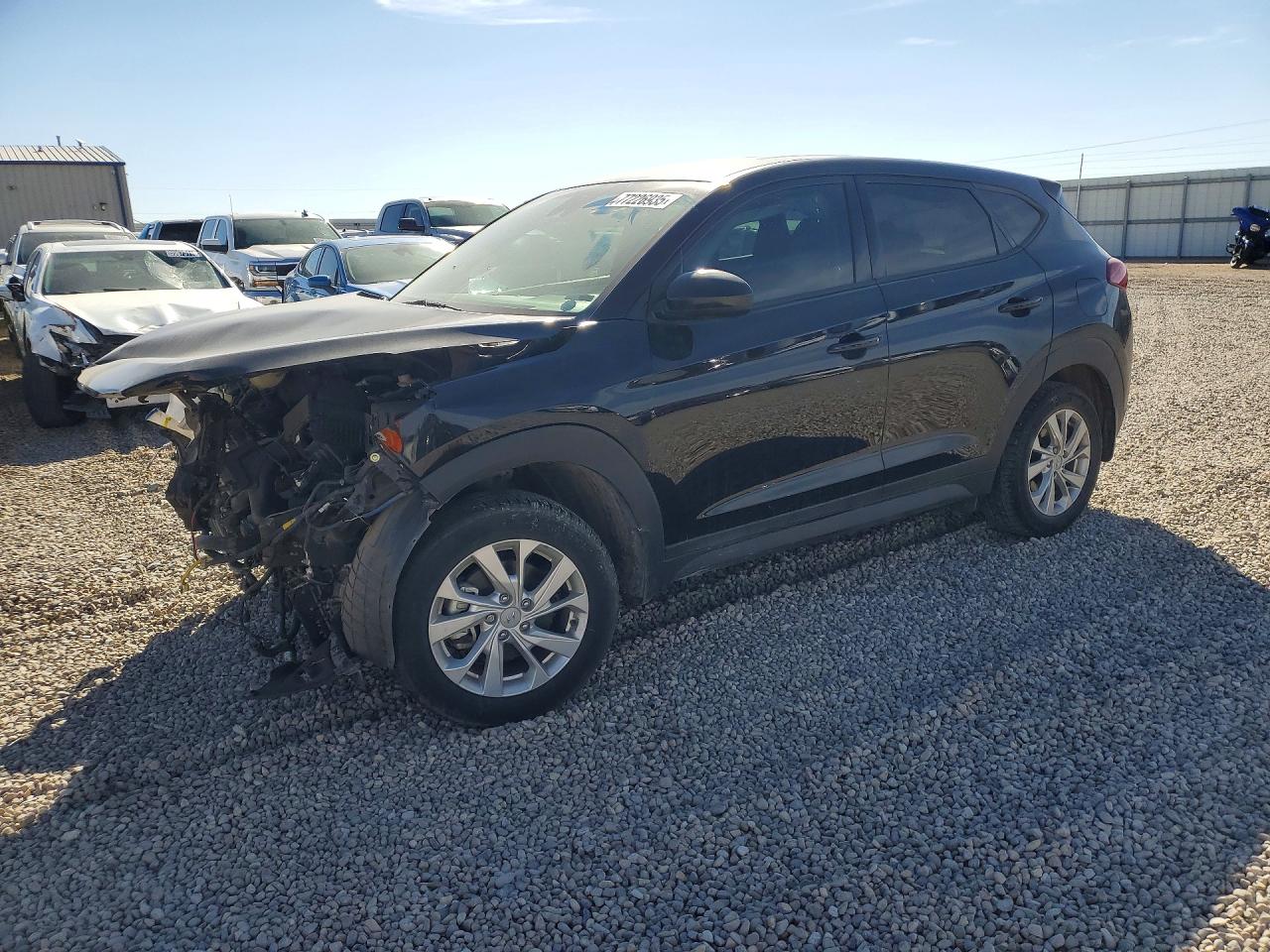 Salvage Hyundai TUCSON Image