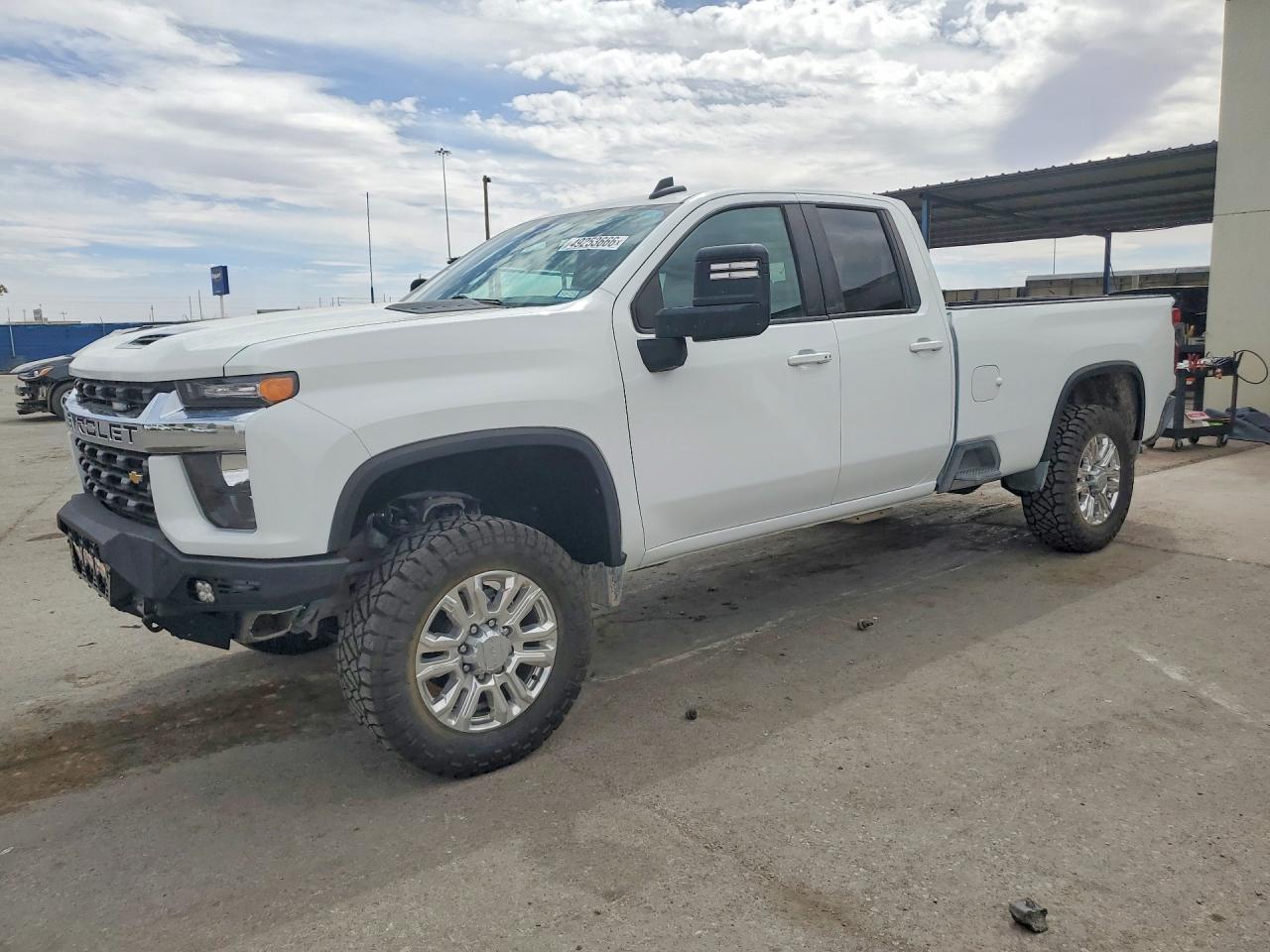 Salvage Chevrolet Silverado Image