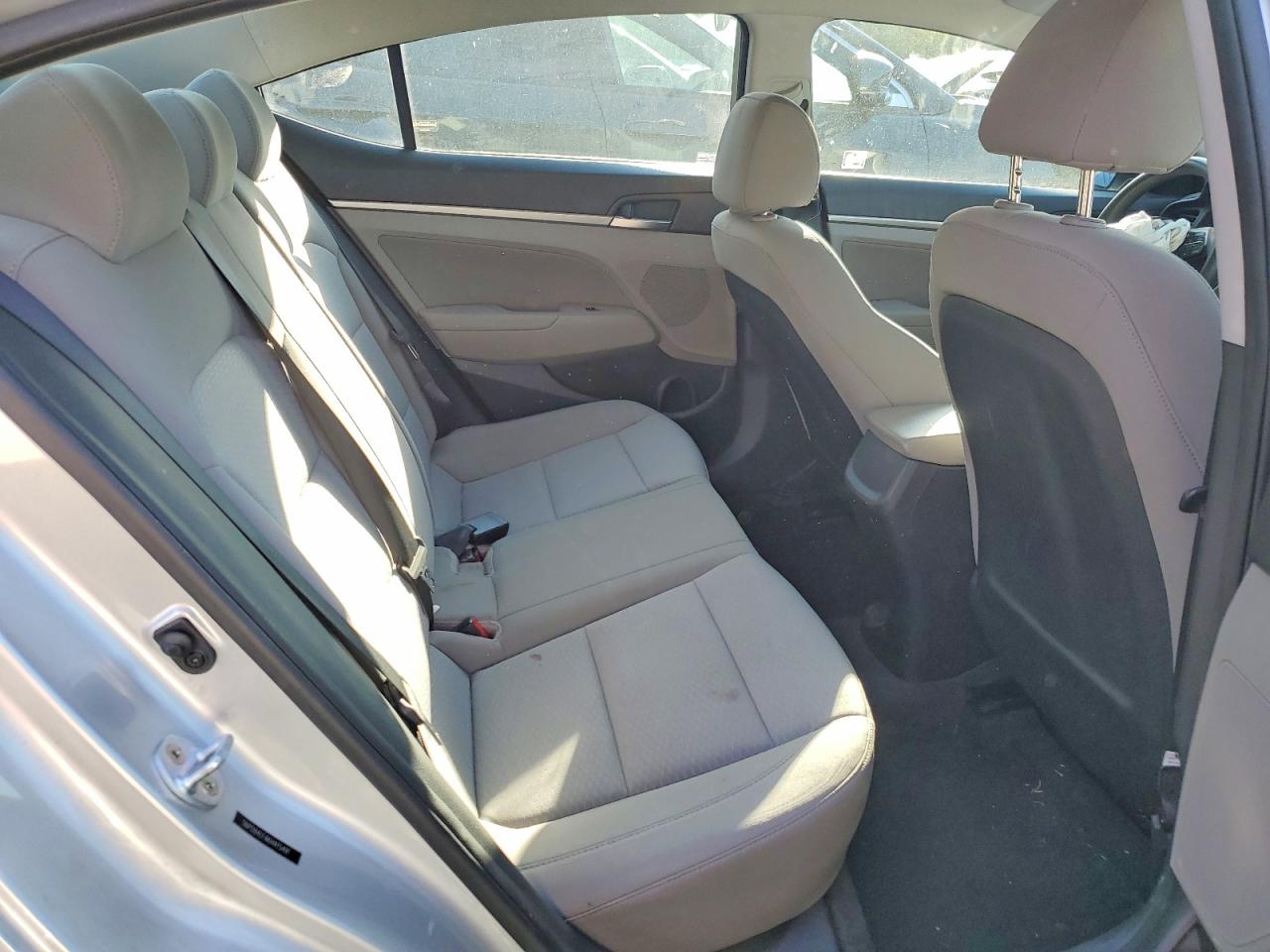 Hyundai ELANTRA Sel