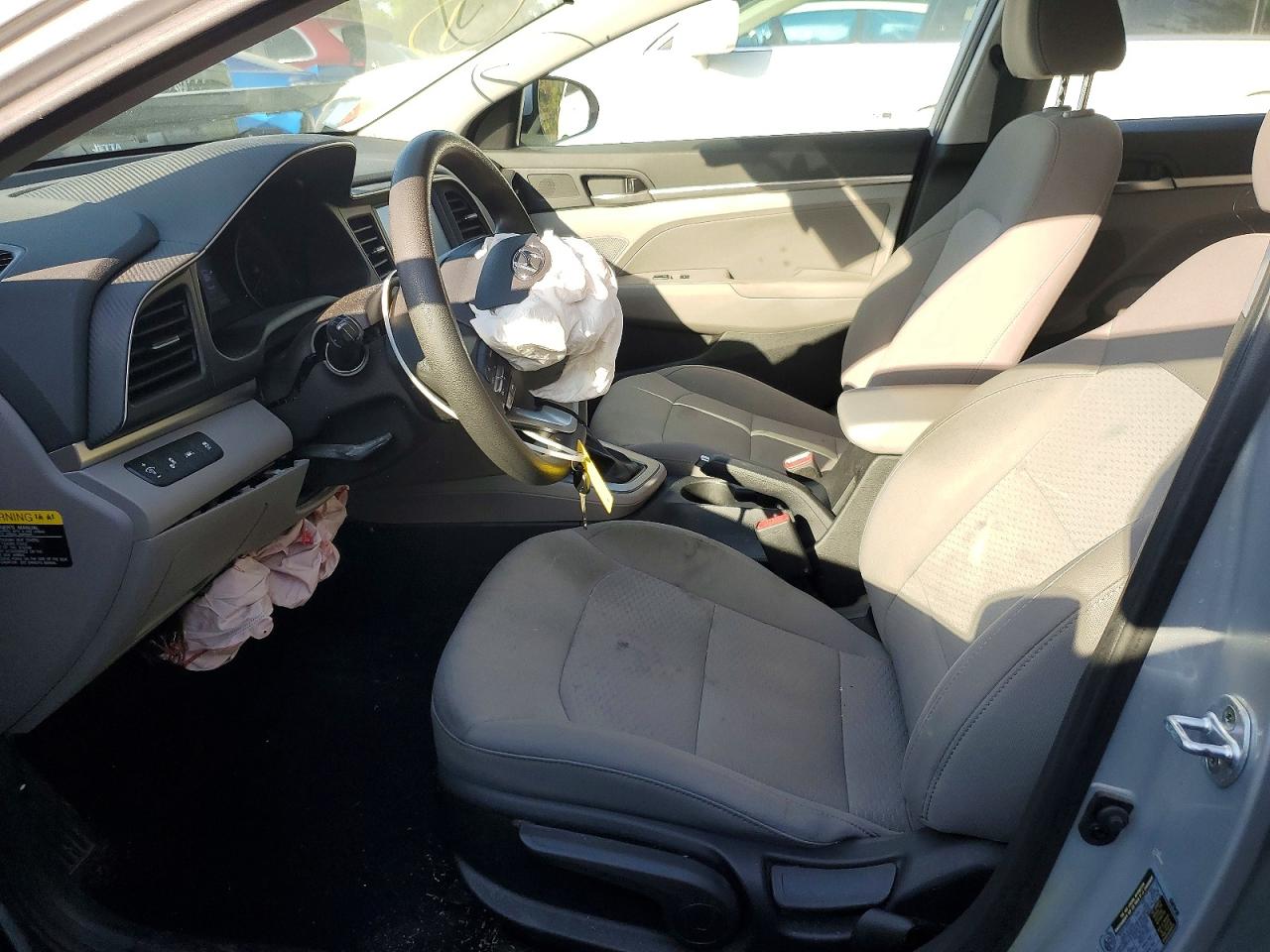 Hyundai ELANTRA Sel