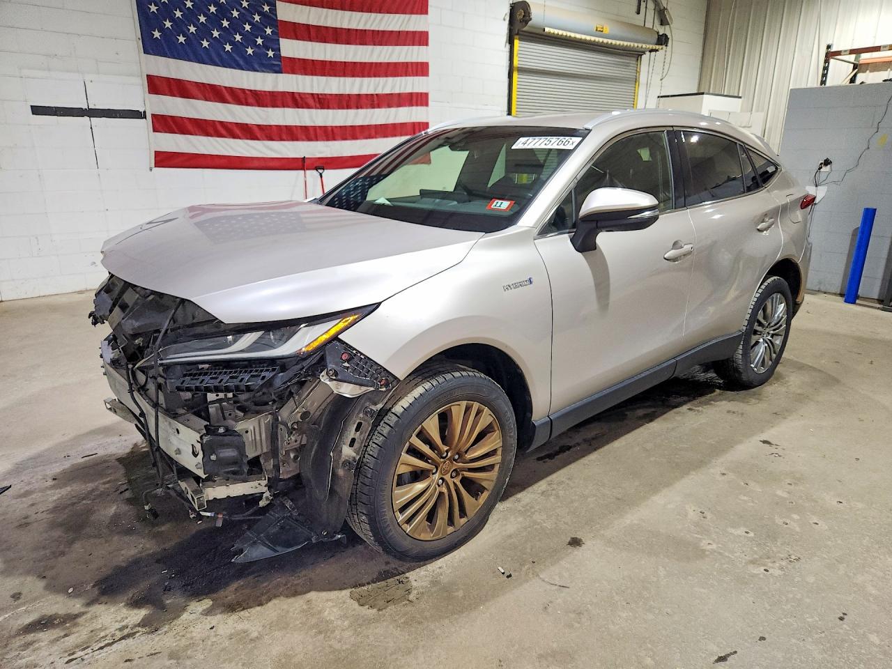 Salvage Toyota Venza Image