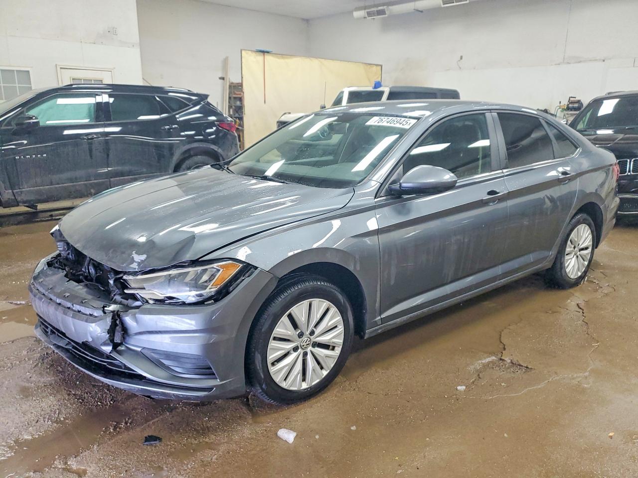 Salvage Volkswagen Jetta Image