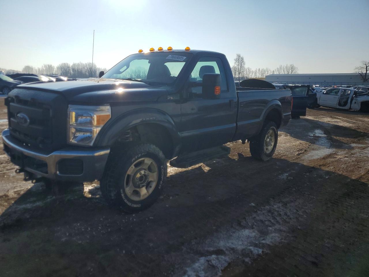 Salvage Ford F-350 Image