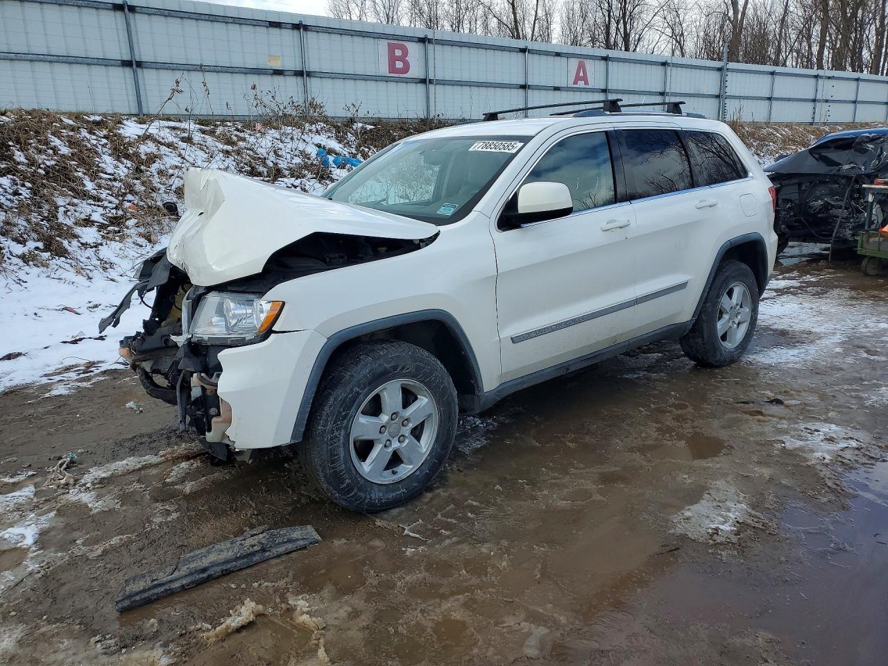 Salvage Jeep Grand Cherokee Image