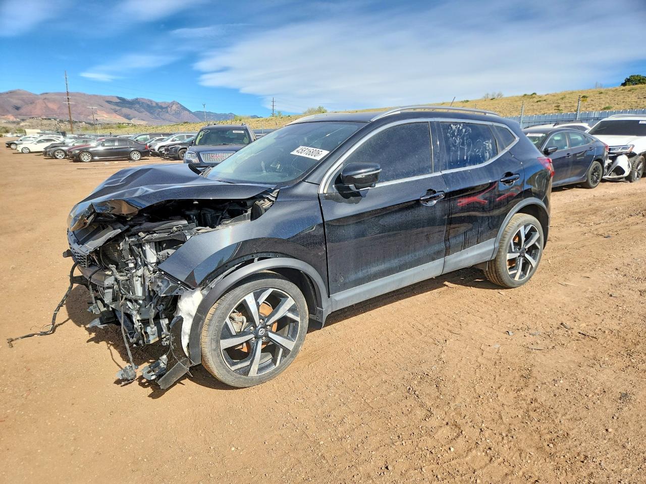 Salvage Nissan Rogue Image