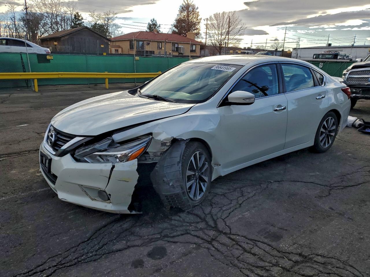 Salvage Nissan Altima Image