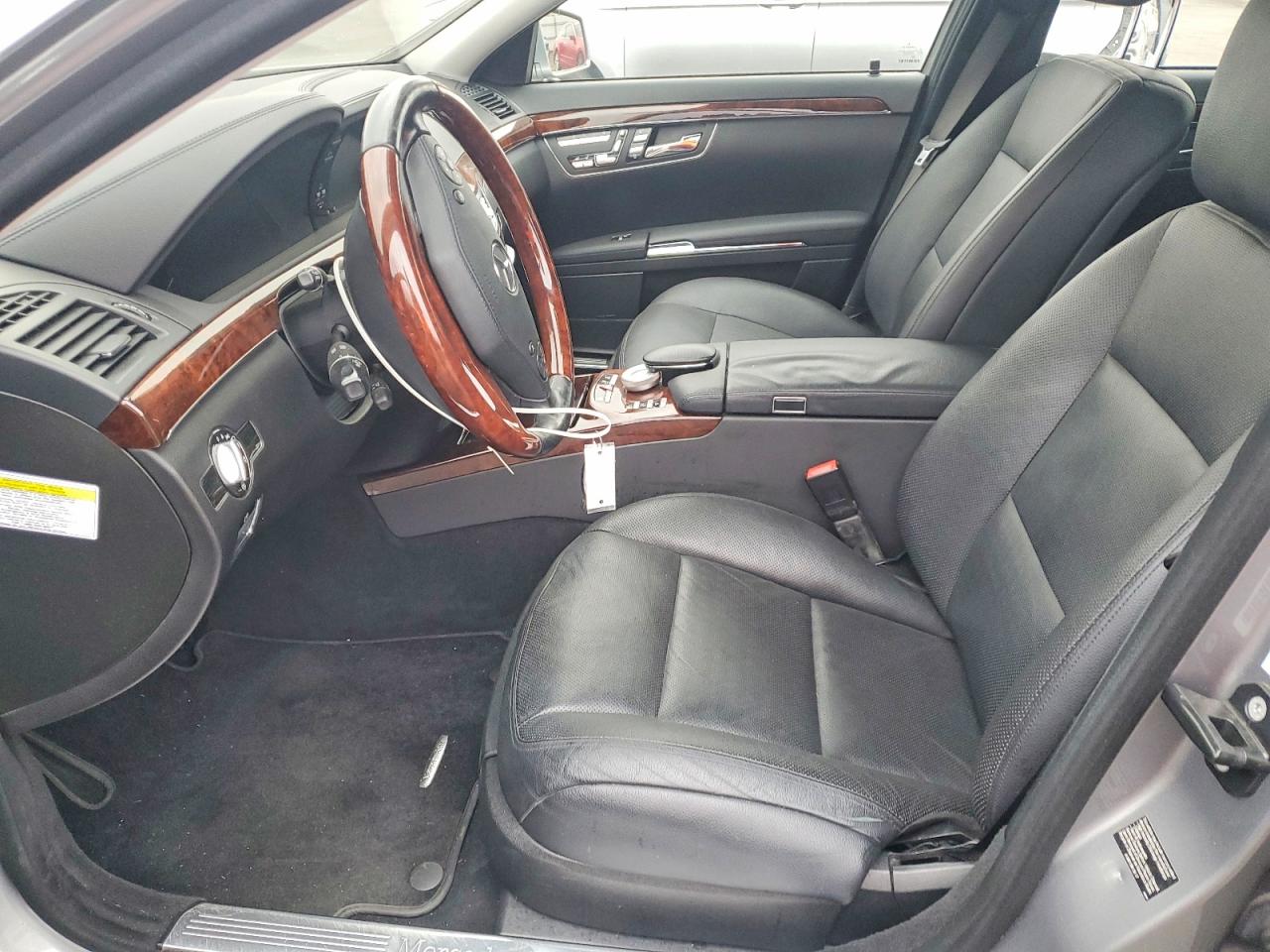 Mercedes-Benz S-Class 550