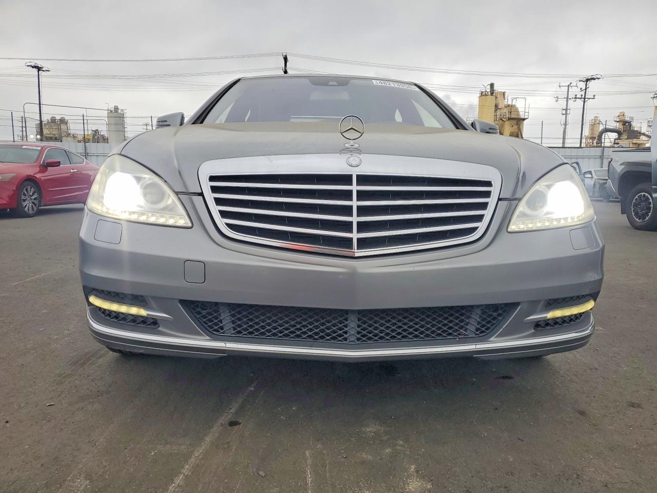 Mercedes-Benz S-Class 550