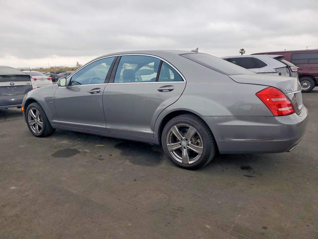 Mercedes-Benz S-Class 550