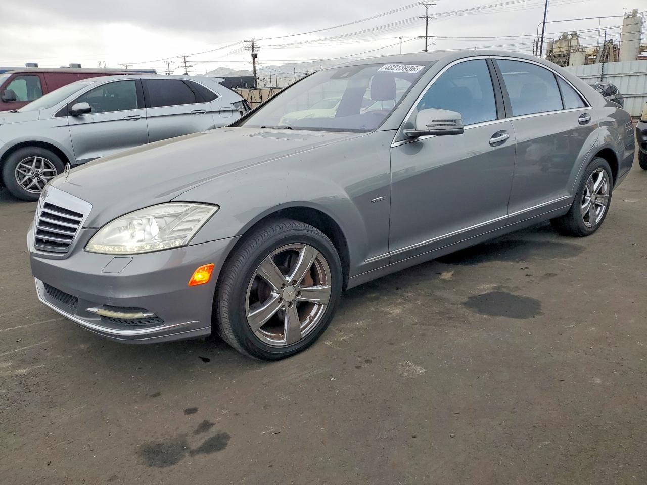 Salvage Mercedes-Benz S-Class Image