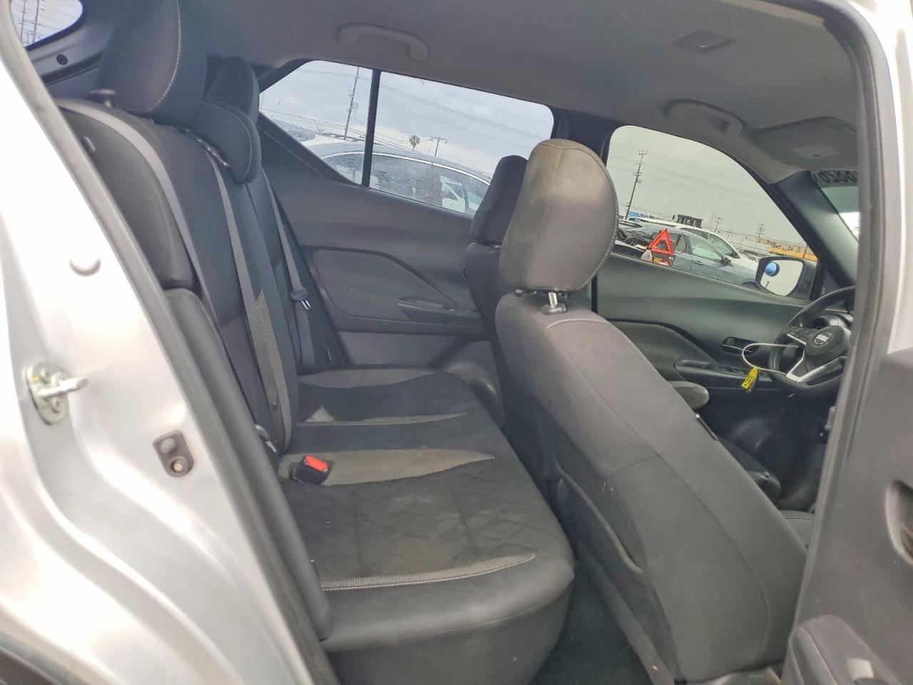 Nissan Kicks S