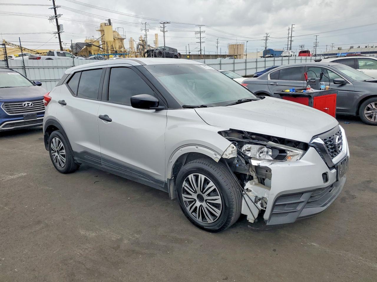 Nissan Kicks S