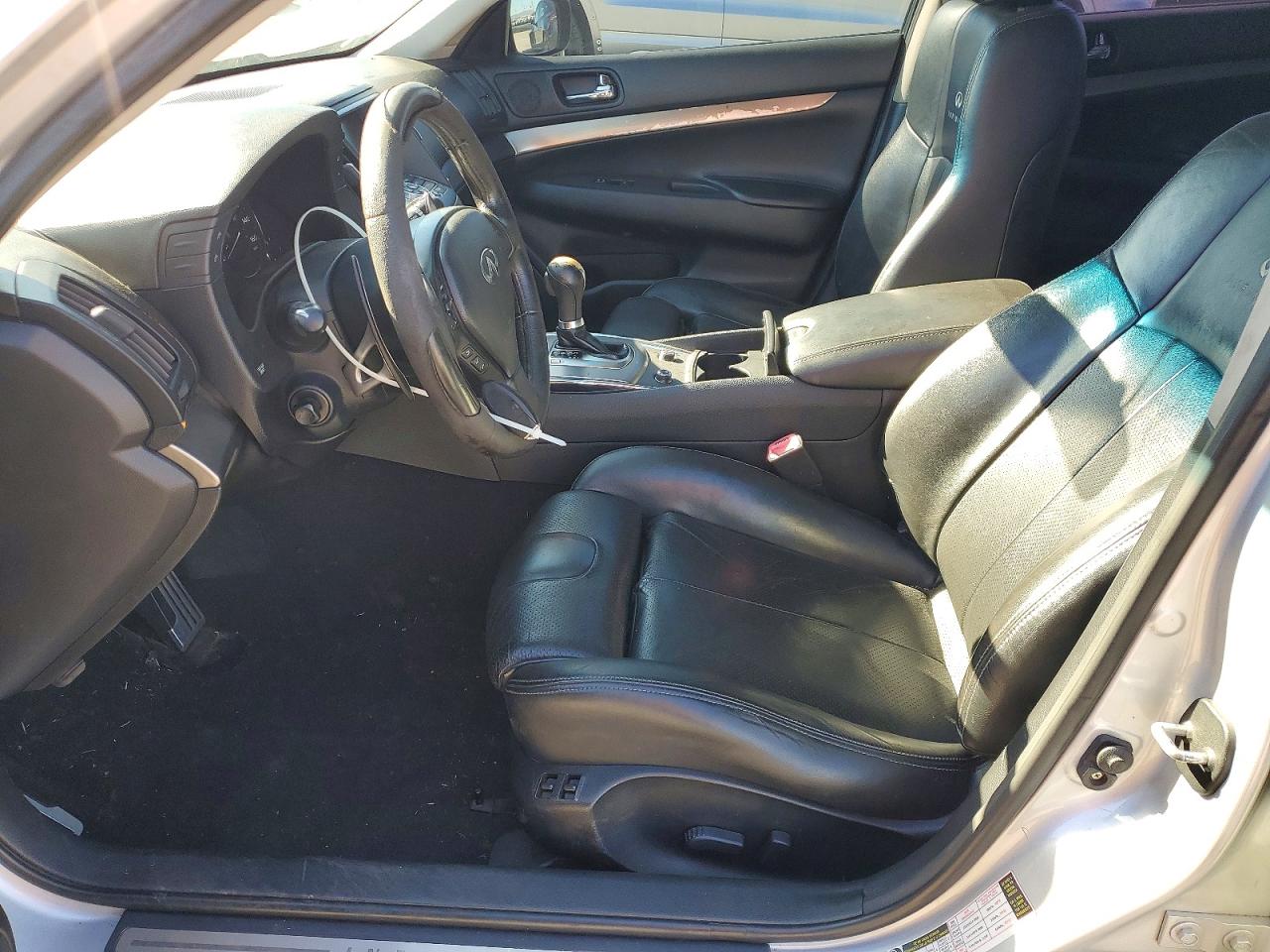 INFINITI G37 Base