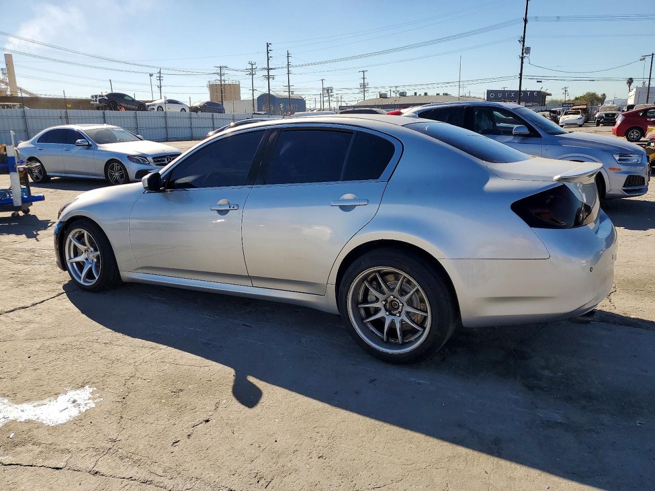 INFINITI G37 Base