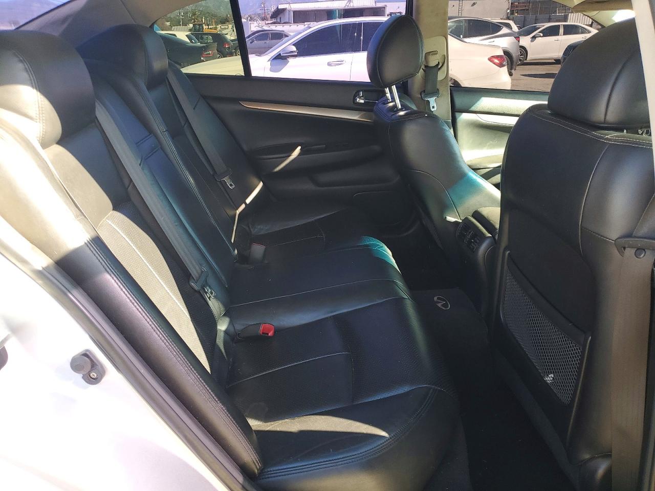 INFINITI G37 Base