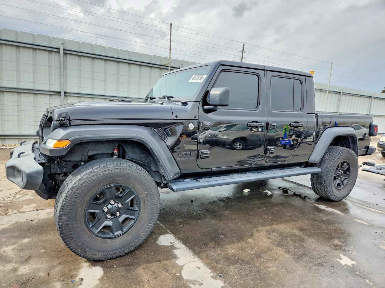Salvage Jeep Gladiator Image
