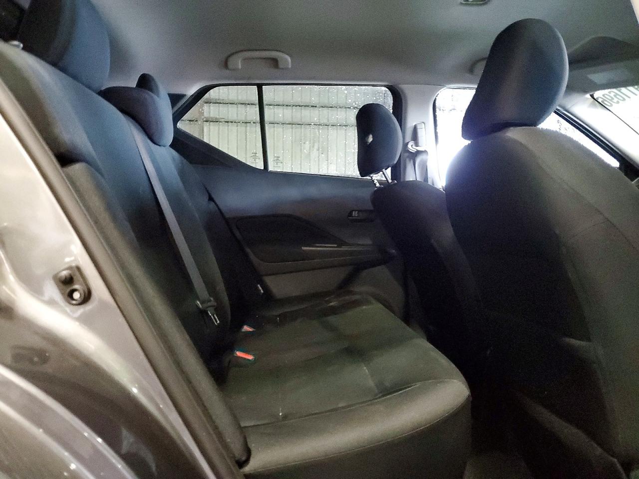 Nissan Kicks S