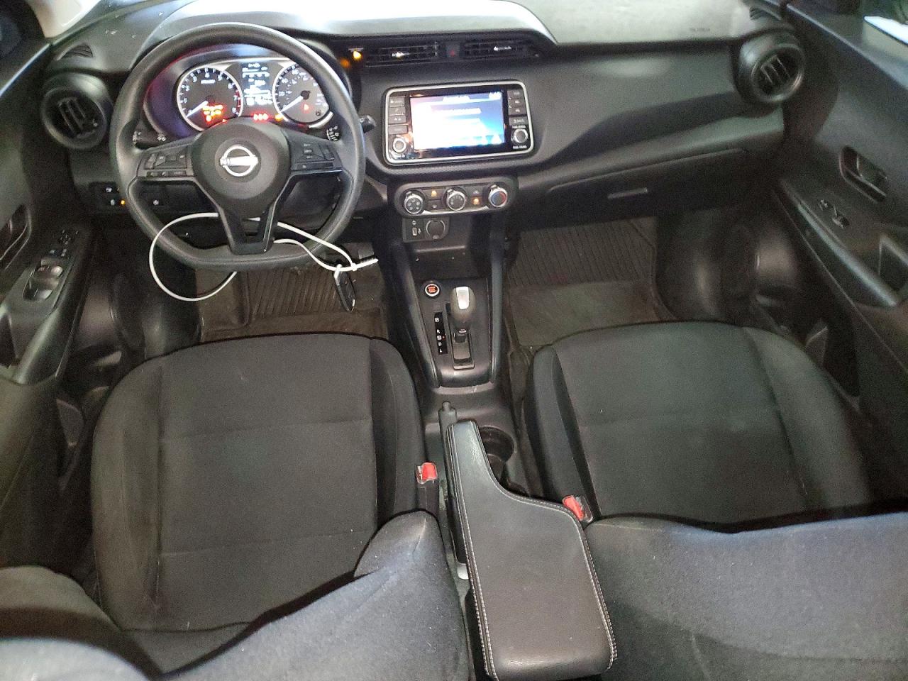 Nissan Kicks S