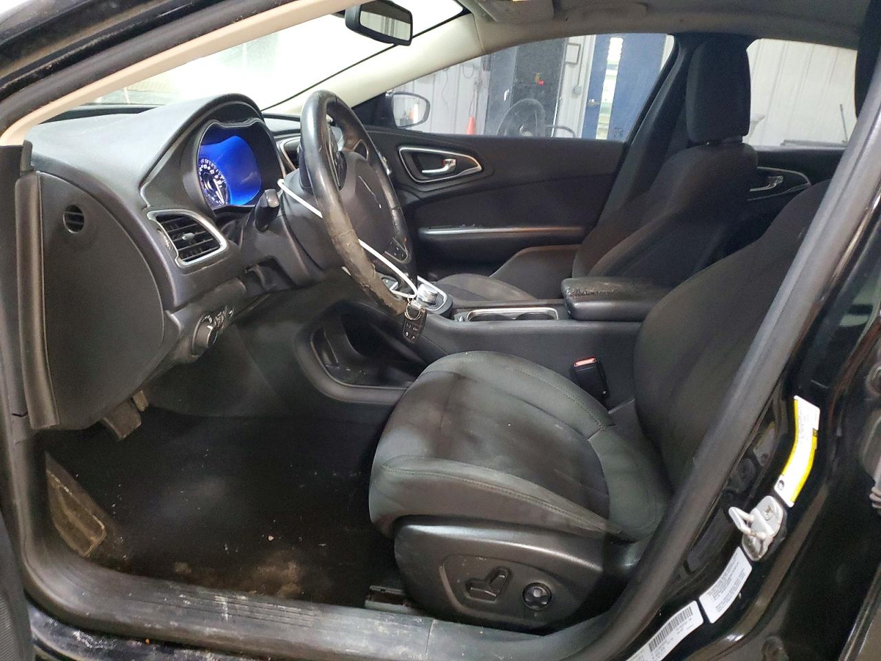 Chrysler 200