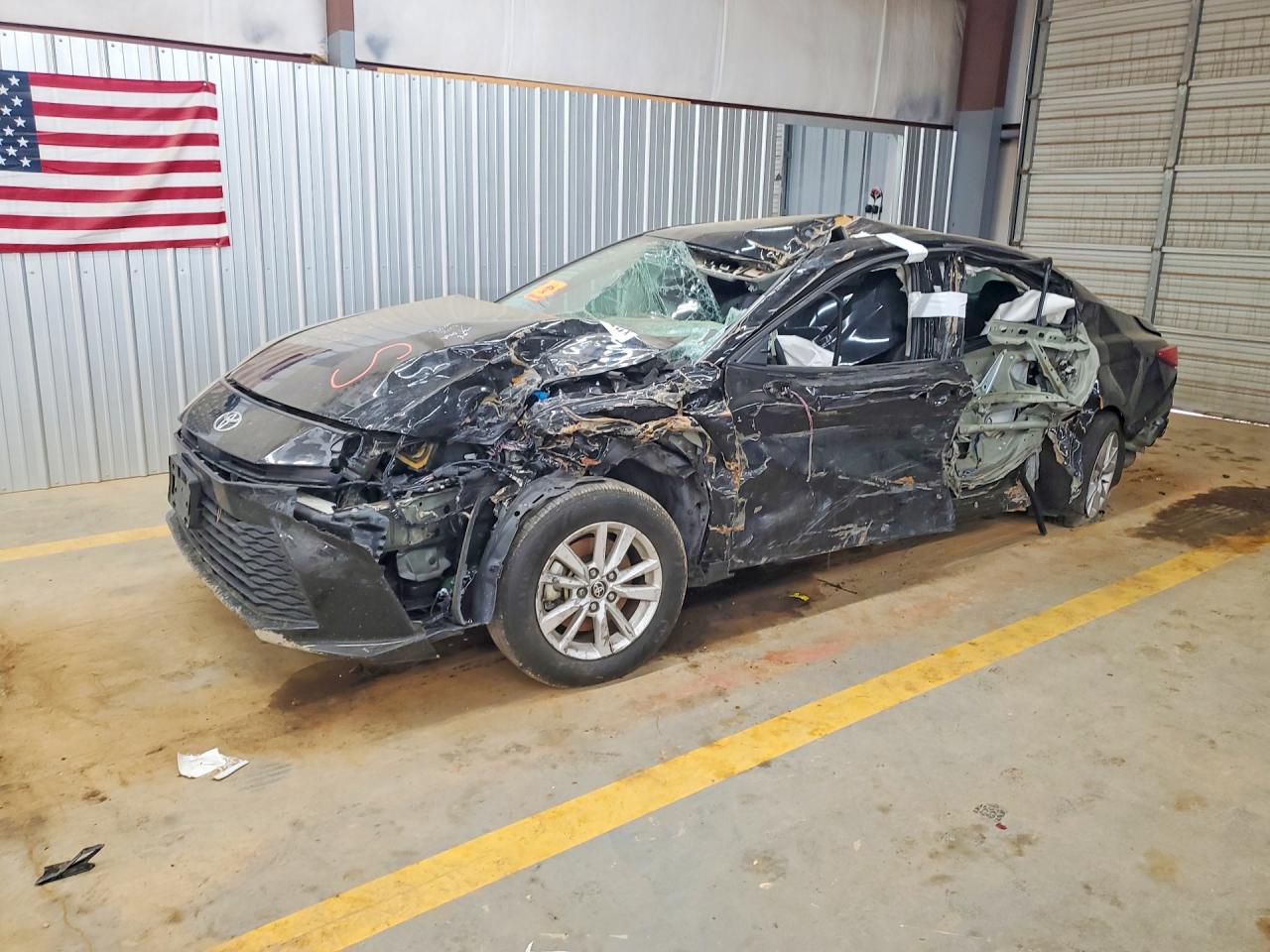 Salvage Toyota Camry Image