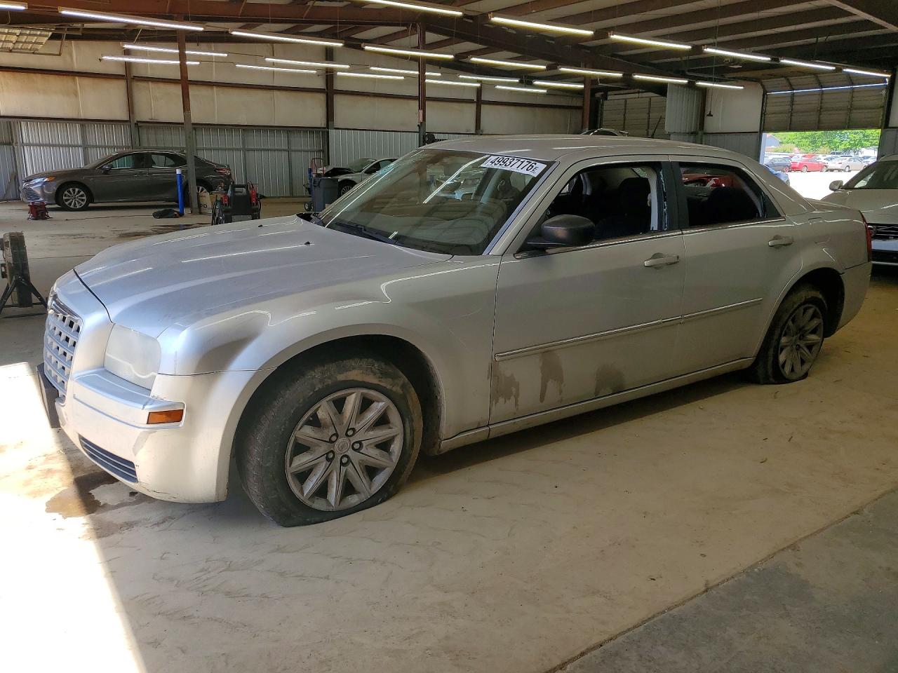Salvage Chrysler 300 Image