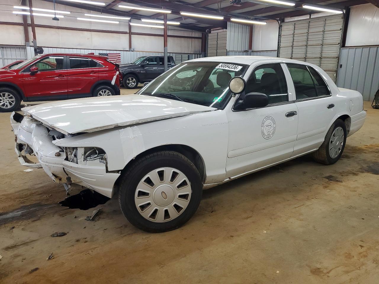 Salvage Ford Crown Vic Image