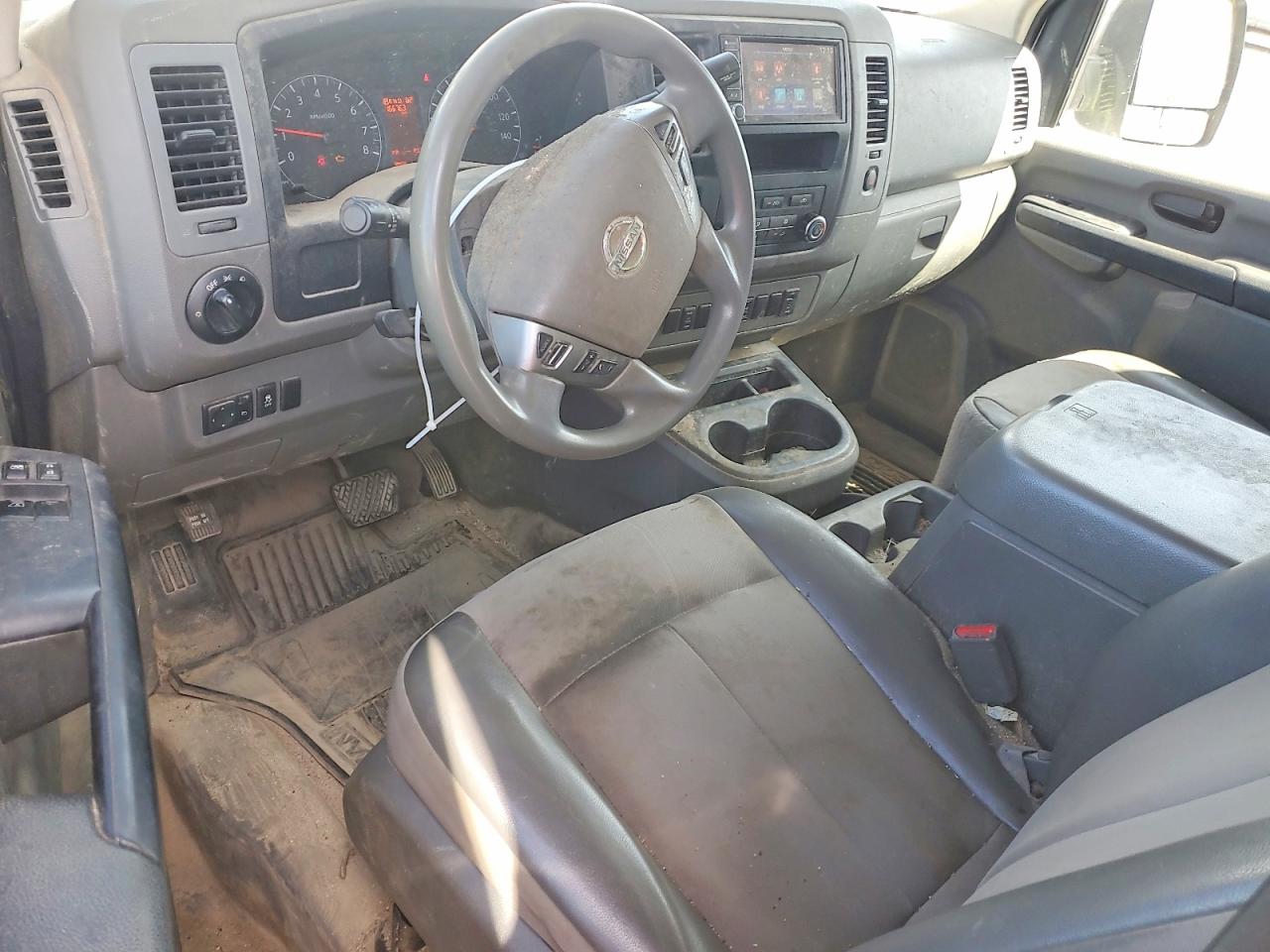 Nissan Nv