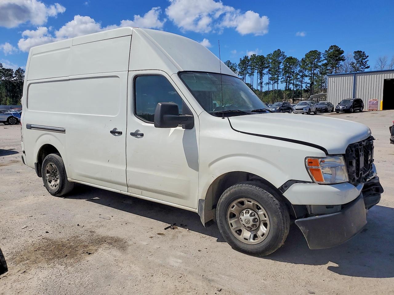 Nissan Nv
