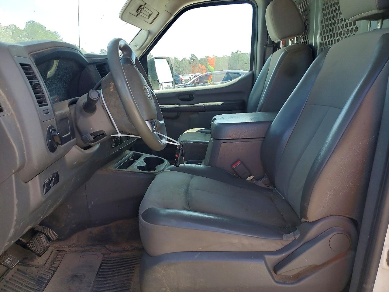 Nissan Nv