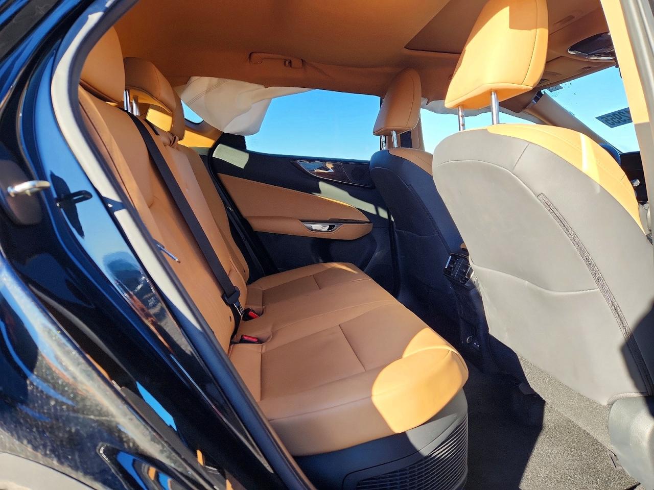 Lexus NX 350h Base