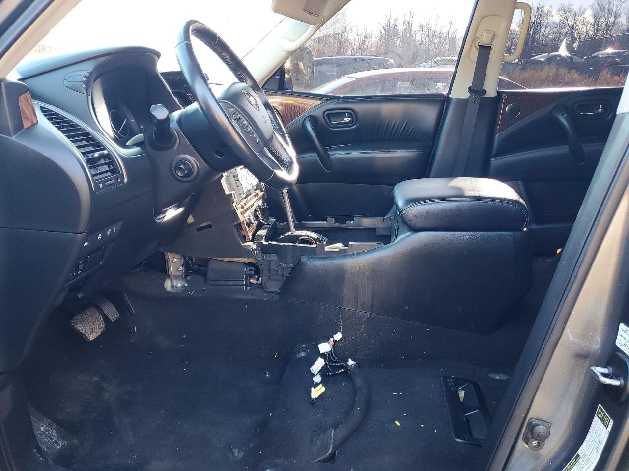 Nissan Armada Platinum