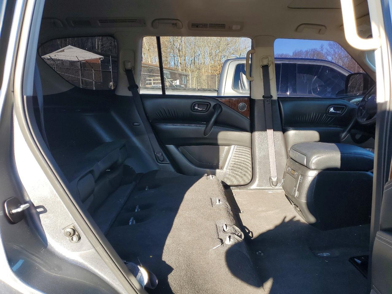 Nissan Armada Platinum