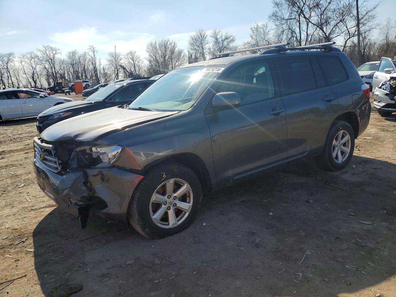 Salvage Toyota Highlander Image