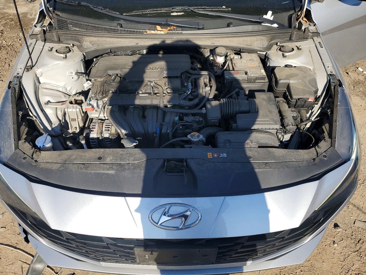 Hyundai ELANTRA Sel