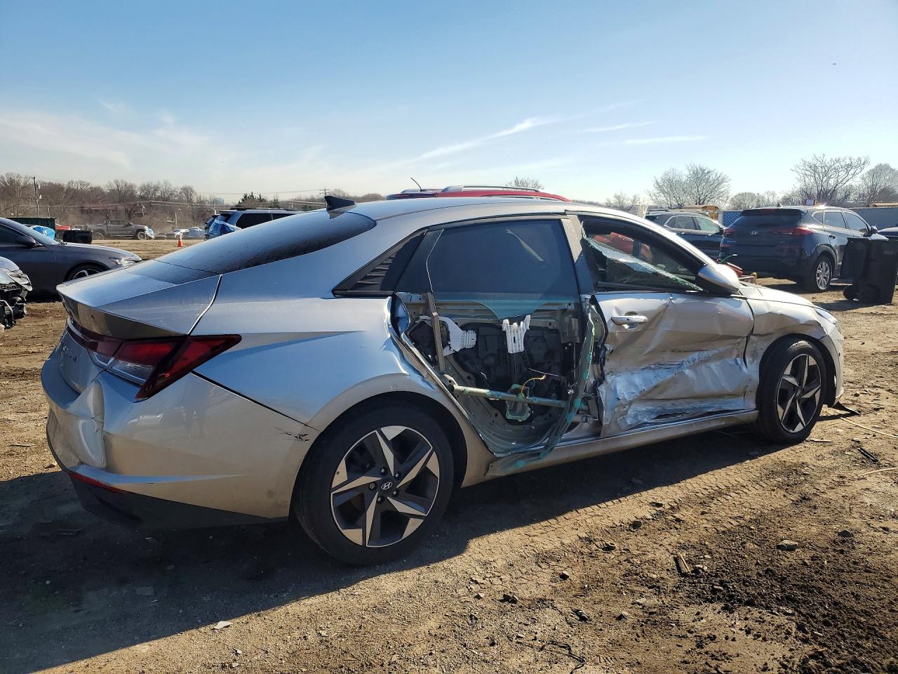 Hyundai ELANTRA Sel