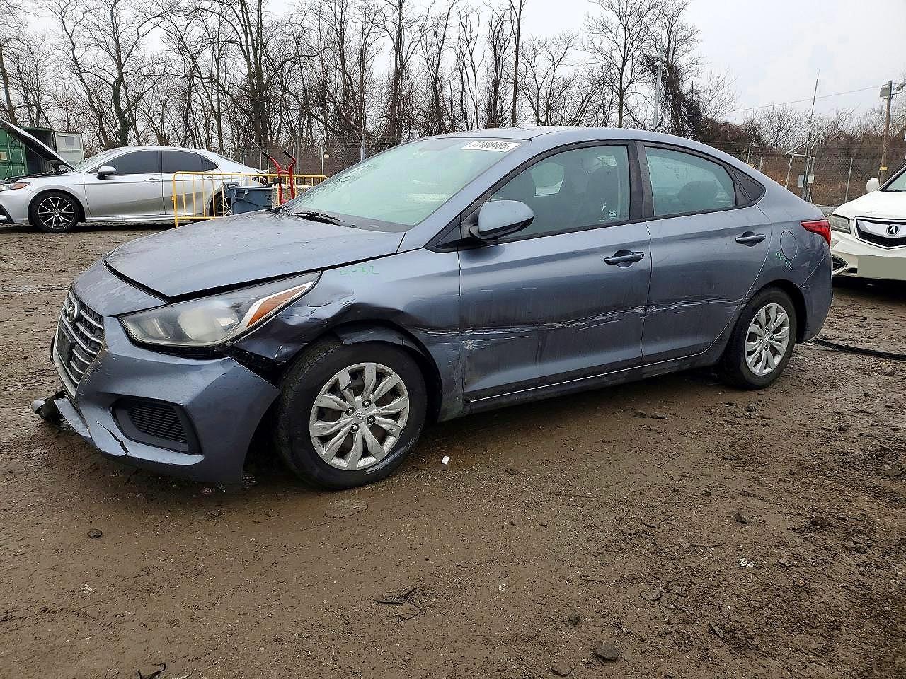 Salvage Hyundai ACCENT Image
