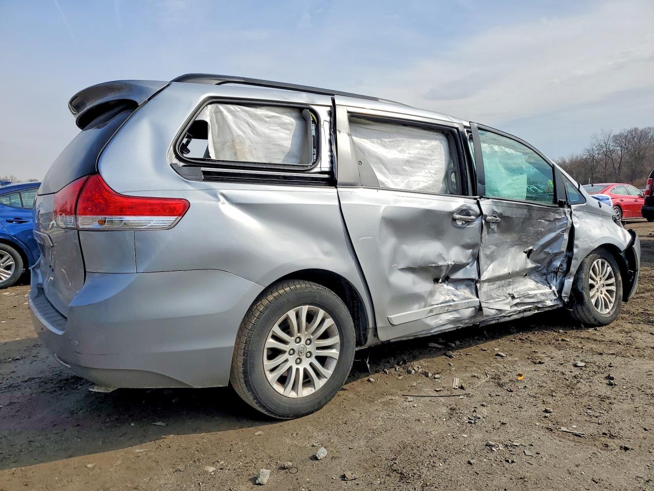 Toyota Sienna Xle 8-passenger