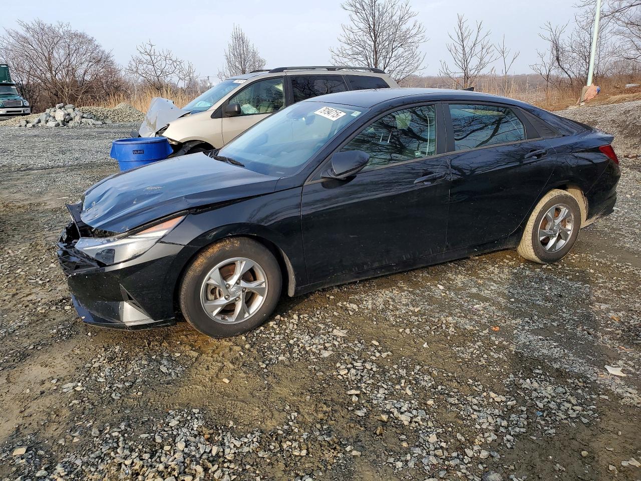 Salvage Hyundai ELANTRA Image