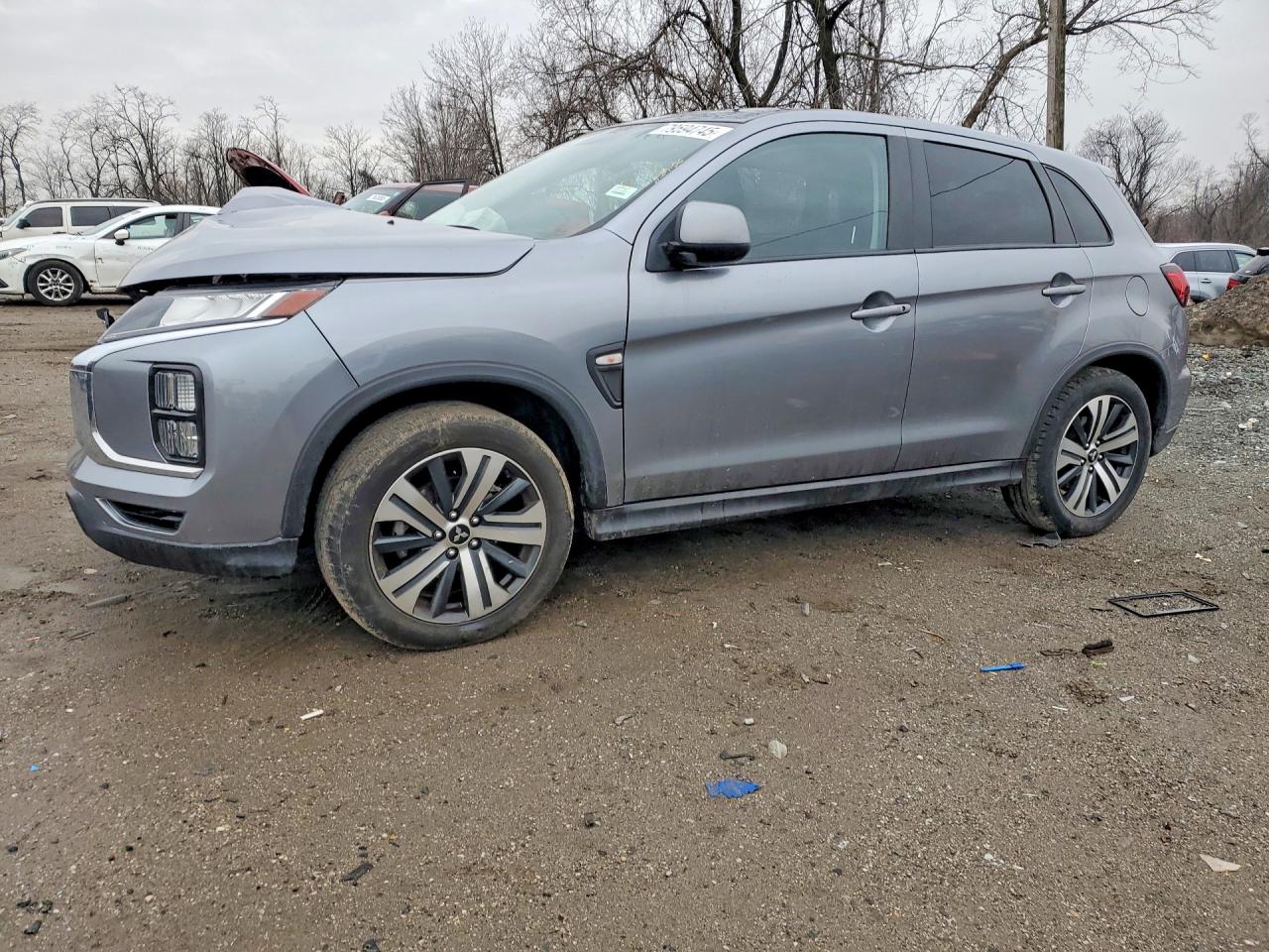 Salvage Mitsubishi Outlander Image