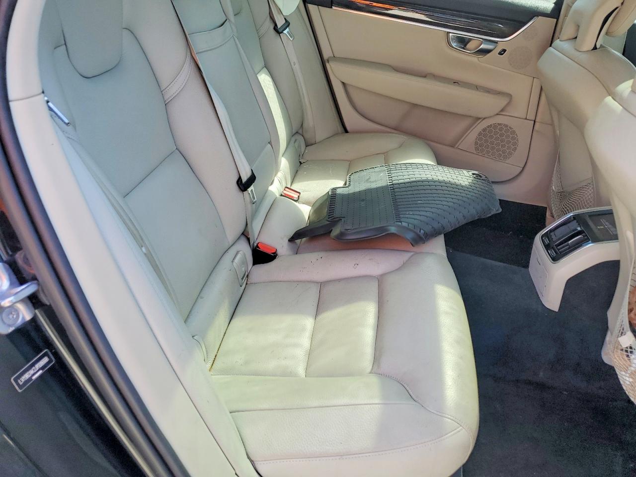 Volvo S90 T5 Momentum