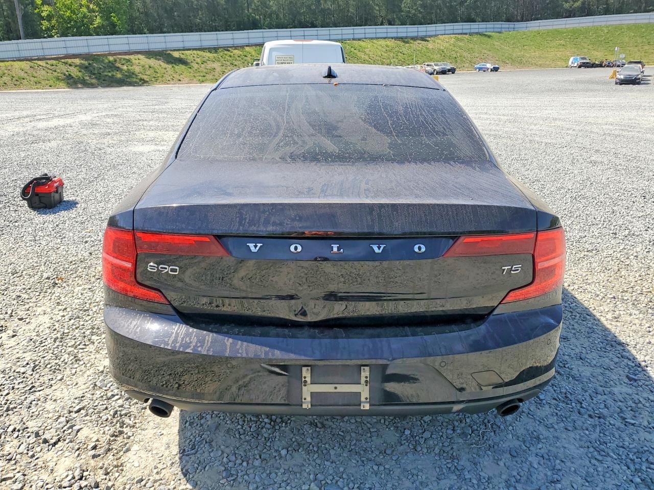 Volvo S90 T5 Momentum