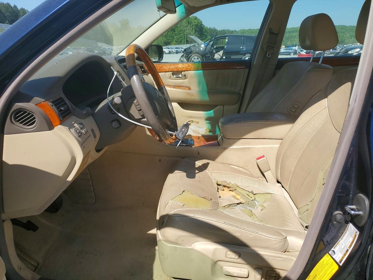 Lexus LS Base