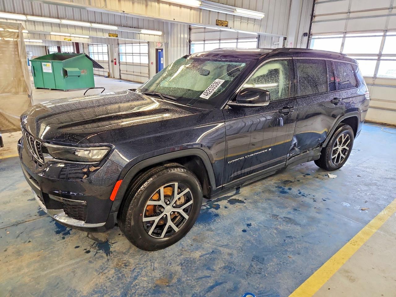 Salvage Jeep Cherokee Image